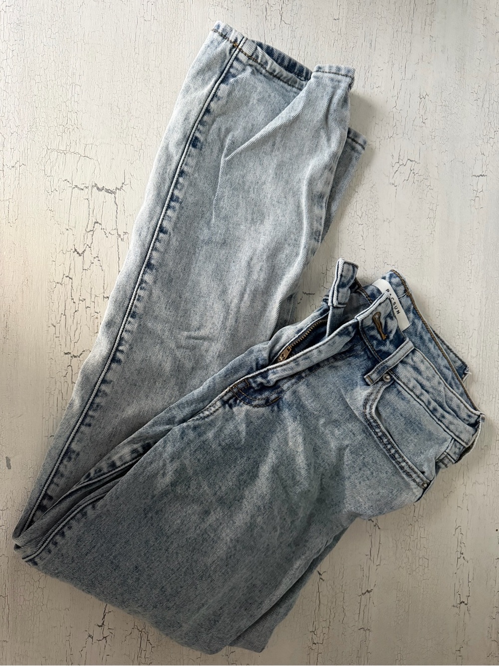 PacSun Light Blue Acid Wash Denim Mom Jeans
